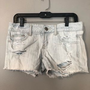 Light wash American eagle jean shorts with holes
